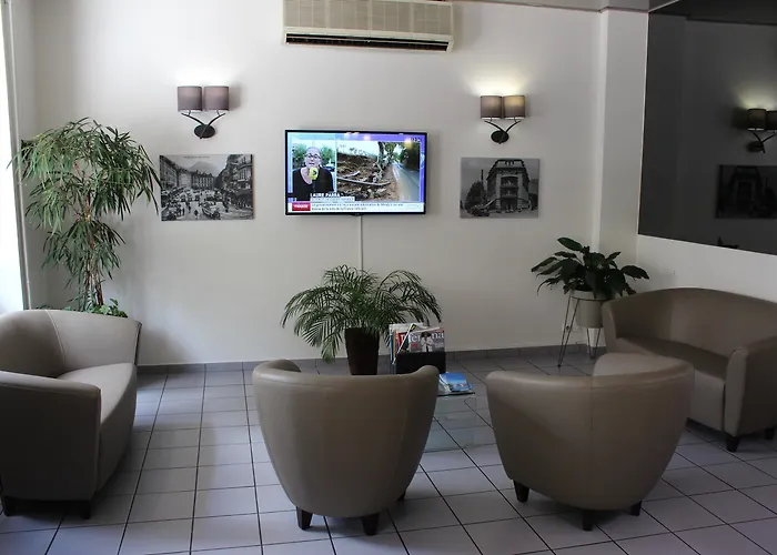 Hotel The Originals City, Gambetta,