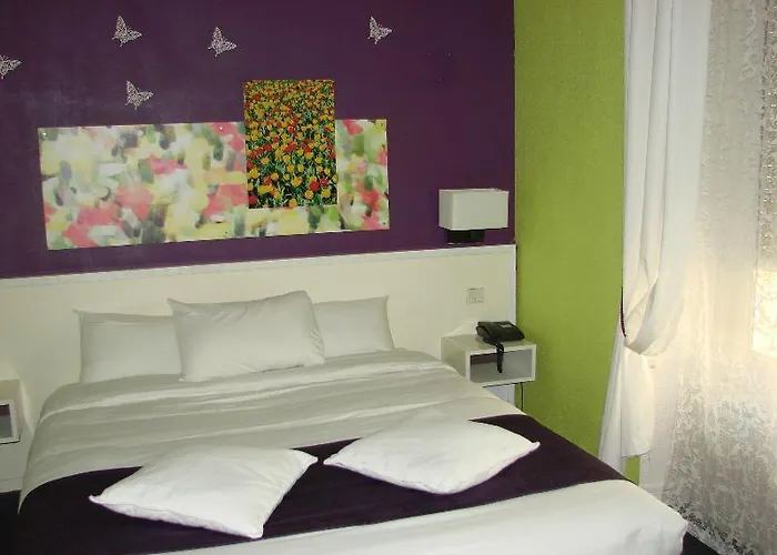 The Originals City, Gambetta,