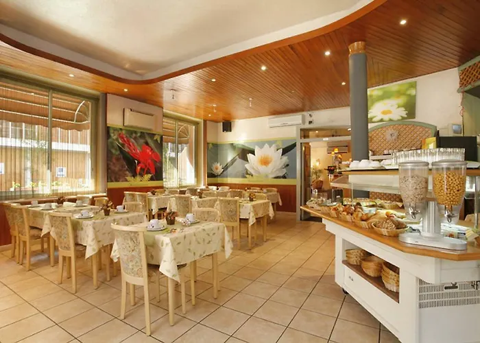 The Originals City, Gambetta, Hotel 3*